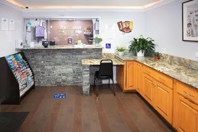 Photo 3 - Rodeway Inn & Suites Bellflower
