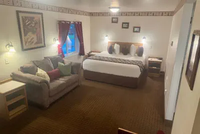 Photo 3 - Ocean Breeze Motel