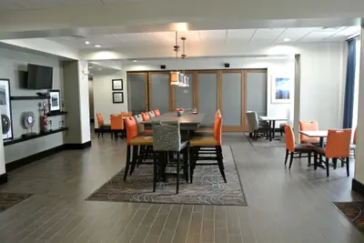 Photo 3 - Hampton Inn Carrizo Springs