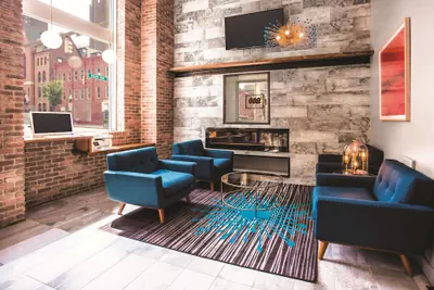 Photo 3 - La Quinta Inn & Suites by Wyndham Baltimore Downtown