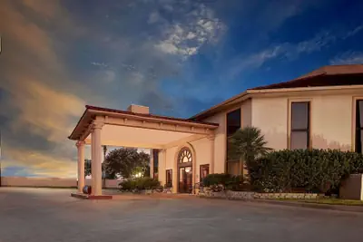 Photo 2 - Super 8 by Wyndham Corpus Christi Northwest