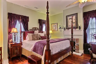 Photo 5 - Green Palm Inn