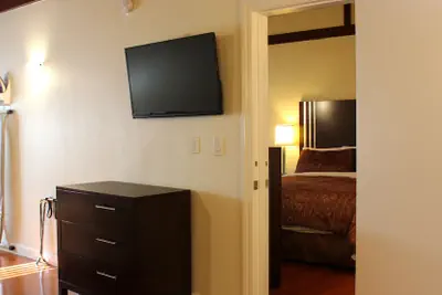 Photo 4 - Lombard Plaza Motel