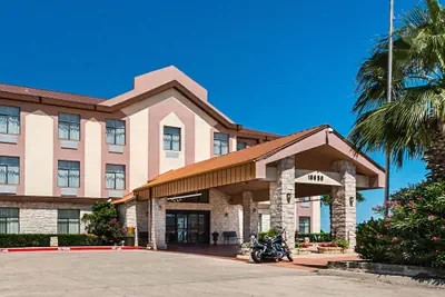 Photo 2 - Quality Inn & Suites Buda