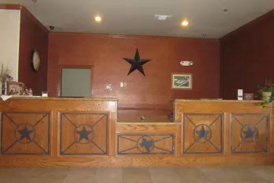 Photo 3 - Econo Lodge Inn & Suites Bridgeport