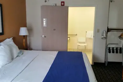 Photo 5 - Days Inn by Wyndham Chattanooga/Hamilton Place