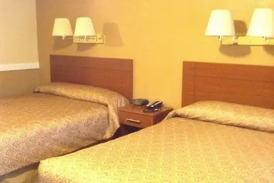 Photo 5 - Briarcliff Motel