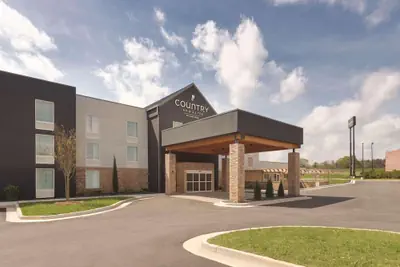 Photo 2 - Country Inn & Suites by Radisson Macon West