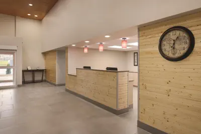Photo 5 - Country Inn & Suites by Radisson Macon West