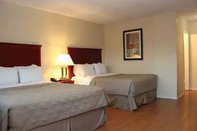 Photo 4 - Budget Inn Lompoc