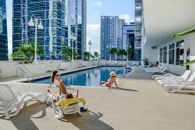 Photo 2 - Amazing 3 BR Apartment At Brickell