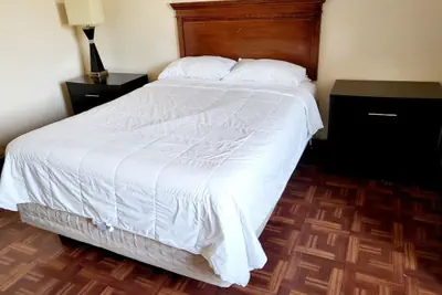 Photo 4 - Metro Inn & Suites
