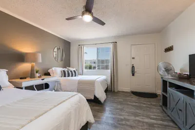 Photo 5 - Shell Beach Inn