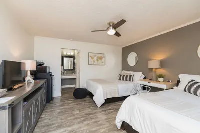 Photo 3 - Shell Beach Inn