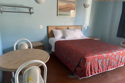 Photo 2 - Chester Inn Motel - Near Adventure City