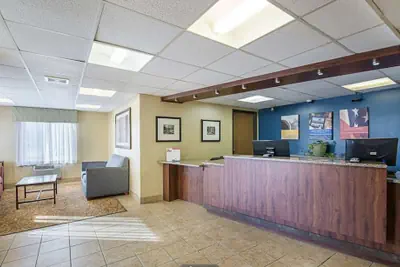 Photo 2 - Moline Bell Hotel