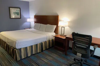 Photo 4 - Travelodge by Wyndham Mobile Al