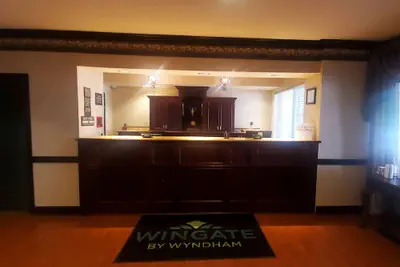 Photo 4 - Wingate Suites by Wyndham Youngstown - Austintown