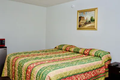 Photo 4 - Red Carpet Motel