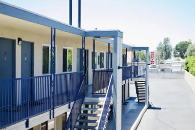 Photo 2 - Red Carpet Motel