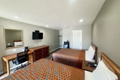 Photo 5 - Villa Court Inn Oroville