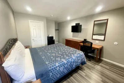 Photo 4 - Villa Court Inn Oroville