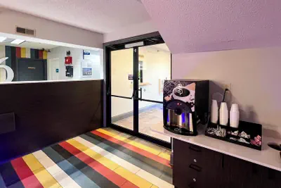 Photo 5 - Motel 6 Jeffersonville, In - Louisville