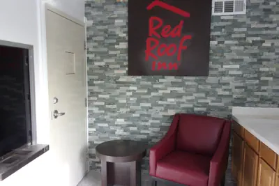 Photo 3 - Red Roof Inn Los Angeles – Bellflower