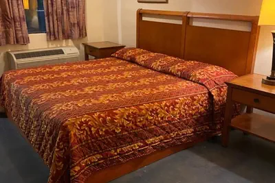 Photo 3 - Pharr Executive Inn