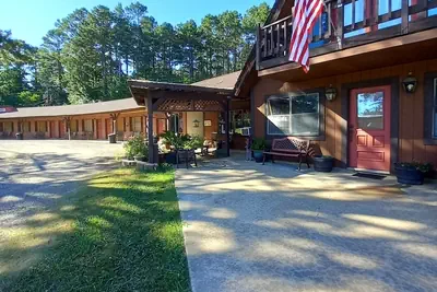 Photo 2 - Cedar Falls Motel