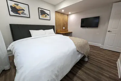 Photo 4 - Colony Suite