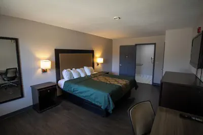 Photo 4 - Deluxe Inn & Suites Morgan City