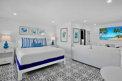 Photo 3 - The Retreat at Anna Maria Island Inn