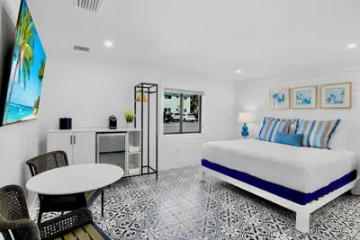 Photo 5 - The Retreat at Anna Maria Island Inn