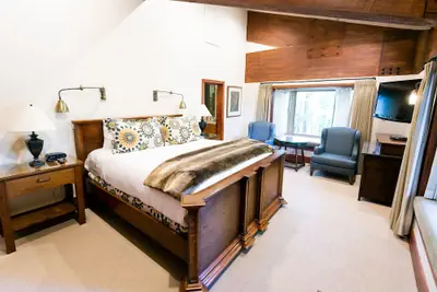 Photo 2 - One Bedroom Townhouse with Hot Tub 1 Apartment Hotel by RedAwning