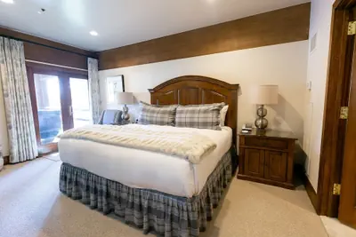 Photo 2 - Luxury One Bedroom with Hot Tub 1 Apartment Hotel by RedAwning