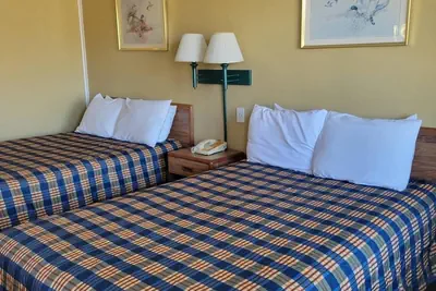 Photo 5 - Smokies Motel