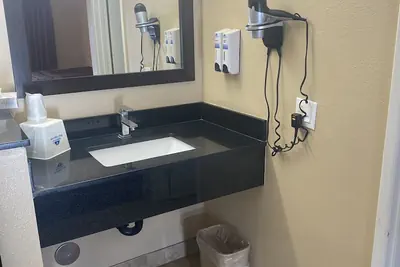 Photo 5 - Anaheim Astoria Inn And Suites