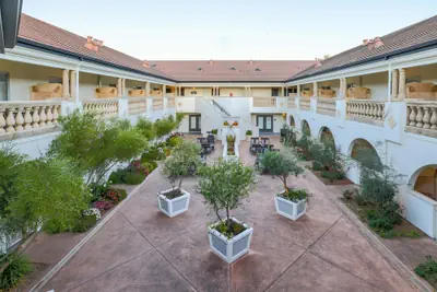 Photo 2 - The Lodge at Healdsburg, Tapestry Collection by Hilton