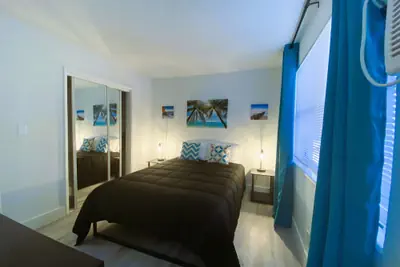 Photo 3 - Delight Retreat Apt 4 Min Walk to Beach