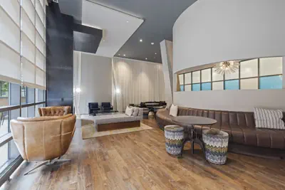 Photo 4 - Placemakr Marymount Ballston