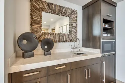 Photo 4 - Premium Five Bedroom Suite 5 Apartment Hotel by Redawning