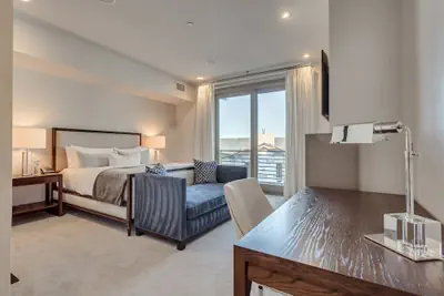 Photo 2 - Premium Three Bedroom 3 Apartment Hotel by RedAwning