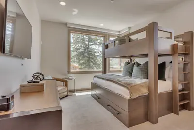 Photo 4 - Premium Three Bedroom 3 Apartment Hotel by RedAwning