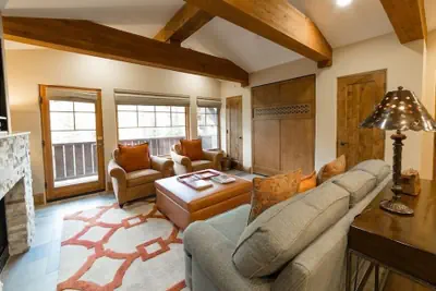 Photo 4 - Studio Hotel Room by RedAwning