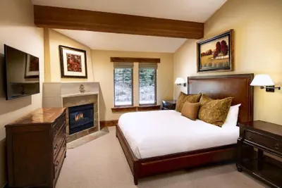Photo 2 - Two Bedroom Suite 2 Apartment Hotel by RedAwning