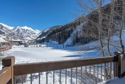 Photo 2 - Etta Place Too 113 by Avantstay Close to Town & The Slopes! In Complex w/ Communal Pool & Hot Tub