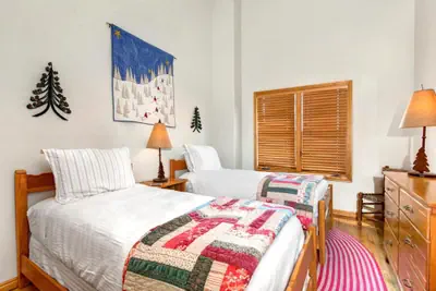 Photo 3 - Nordic Retreat 5 Bedrooms PAC-2410 by KBM