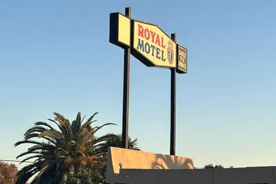 Photo 2 - ROYAL MOTEL TRACY LLC