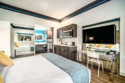 Photo 4 - Aspire Inn Studios & Spas
